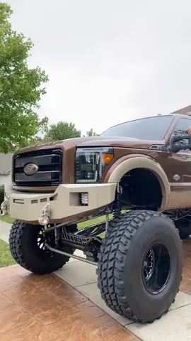 20s n 46s 😴 #ThatsHot #YouHaveTo #fyp #liftedtrucks #lifteddually #46s #dieseltruck #sematruck #powerstroke #tootedup #pavementprincess #daddysmoney