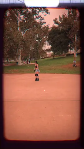 tryna be cute, mostly being dumb ✨💋✨ #skating #rollerskating #WhatsPoppin #ThrowbackSongs #fyp #fypシ #rollerskates #crazyskates #evokeskates
