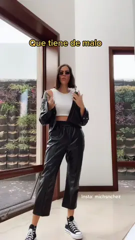Dedicado a todos los amantes de la ROPA NEGRA 🖤 sígueme para + #moda #fashion #ropanegra #TikTokFashion