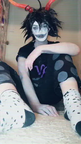 I know my body paint is extremely patchy it was late and I gave up🤧#gamzeemakara #homestuck #gamzee #homestuckcosplay