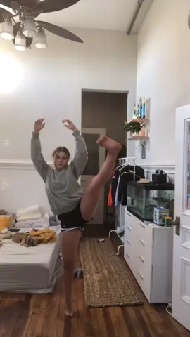 i’ve been practicing 🤩 #foryou #ballerina