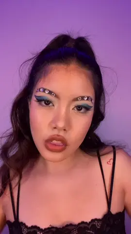 Um this came out smoother than I thought it would?! 🙊 inspo @sarah_wolak I’m back with more looks! #euphoria #euphoriamakeup  #makeup #fyp