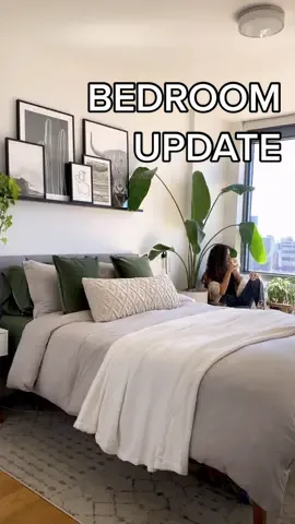 #sponsored it’s feelin’ like fall in NYC 🍂 my fall bedroom update from @walmart #walmarthome #homedecor #apartmentstyle #VibeWithUs