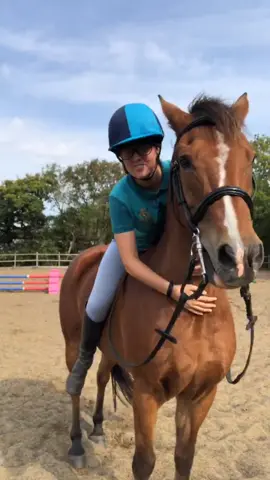 this was the first attempt, and no i didn’t fall when i landed 😭 i don’t think so anyway #horse #horsegirl #horsesoftiktok #pony #fyp
