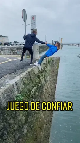 ¿Confiaríais en vuestro primer @ para hacer esto? // @oriolsg