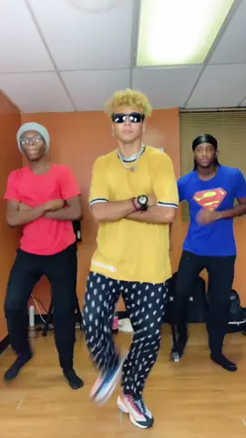 It’s the straight face w the shades for me😐// with @jubi2fye @yvngflickk 🔥🔥‼️😭👀