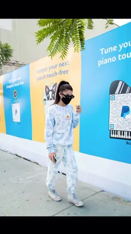 it’s the way the signs and the fire hydrant match my merch for me #Fashion101