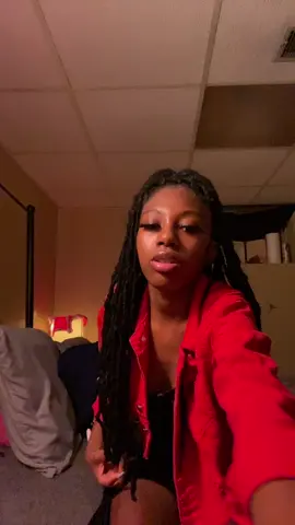 Y’all I rl got a attitude cause I can’t figure out how to transition is absolutely beyond me 💀🤚🏾