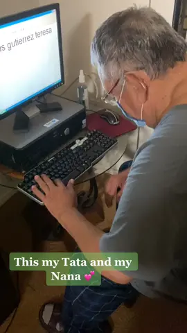 Teaching my Nana and Tata how use a computer ❤️ #abuelitofeliz #abuela #mexicanos  #grandparents #learning #computers #fyp #xyzbca #foryoupage