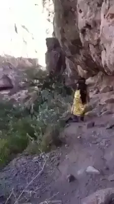 أجمل صوت يلامس القلب. عجوز يمنية تدعو لأبنائها او أقاربها المسافرين بصوت غنائي جميل. ما هو هذا النوع من الغناء؟؟؟
