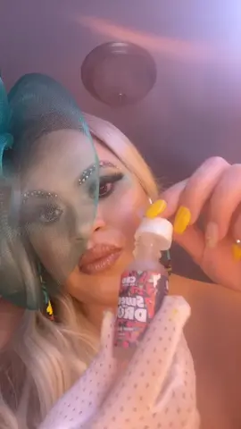 I love him 🥰 it is good to relax due to God to stress from day to day I recommend it my loves @sweetdropcbd #sweetdropcbd  #makeup_lasole #foryou