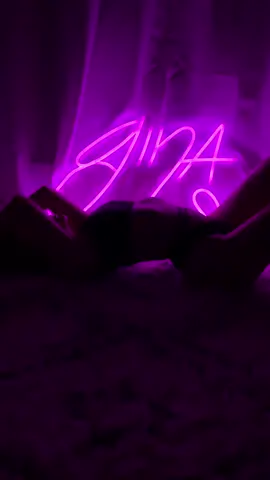 I got a new neon sign @neonicons. Even though I know you’ll never forget my name... 🥰 #neon #Love #razrfit #Affirmations #StrapBack
