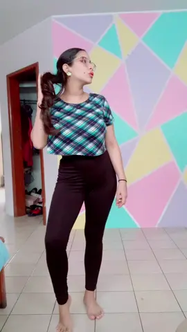 No puedo bailar aun 😔😣 pero se hace el intento 🤷🏼‍♀️ #postpartumbody #postparto #1mesdevida #cesarea #cesareahumanizada