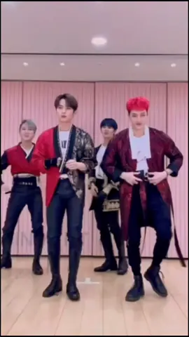 #cb97 #straykids #babystay #chris #bangchan #stay #skz #chan #Christopher #bang #leeknow #minho #changbin #hyunjin #han #jisung #felix #seungmin #in