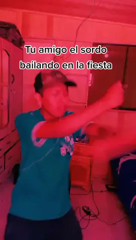 Tu amigo sordo en la fiesta🤣 #parati #fyp #comedia #sordo #yoteextrañare #yoelcony