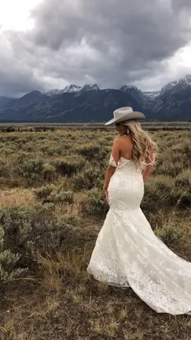 Married in Wyoming... here’s how the bridal portraits turned out ❤️#fyp #wyoming #bride #coronabride #elopement #texasgirl #jacksonhole #weddingday