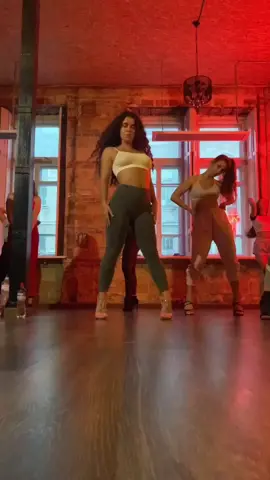 По-моему это пожар 🔥👩‍🚒🔥Стало жарко? 😈 insta @babe.dev