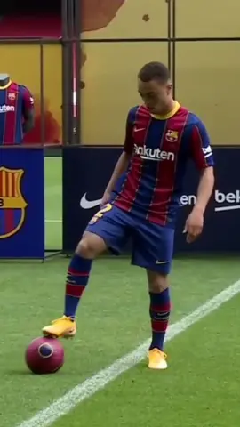 LAS PEORES PRESENTACIONES pt3 😅🔥 #sergiñodest #laligasantander #españa #barça #barcelona #futbol