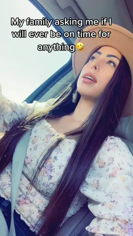 Yep I’m the one everyone’s waiting for to eat dinner on holidays!🙋🏻‍♀️🤣 #Boo #late #itsaneverforme #MomsofTikTok ￼￼￼