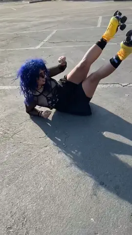 When you’re tired and trying too hard 😅 #Boo #fyp #rollerskating #skate