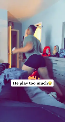 He got too much junk in the trunk that he can’t run properly💀 #hilariouscomedy #Boo #BBMAs #thekelleyfamily #crazyhubby #funny #react #foryou #fyp