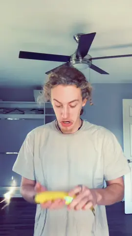 ￼