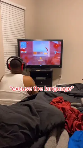 ladies, yall dealing with guys acting like this over a game 😂 Cause this is terrible. Tantrums over a video game #videogames