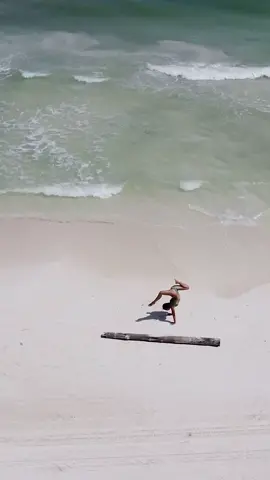 Beach day #yogagirl #yogapose #handstand #droneshot #yogateacher #bikinivibes #tulum