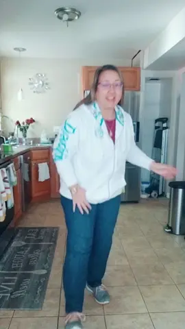 BCH shuffle #bigmoochie  #breastcancerawarness #MomsofTikTok #officialmomclub #over40 #filipino #wasian #fyp