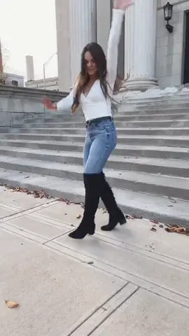 Feeling extra today 🖤 #shuffle #shuffledance #shuffletutorial #dance #positive #fyp #foryoupage #shufflequeen