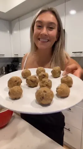 Balls are my specialty 🤤  #YouGotThis #energyballs #vegan #healthyrecipes #quickrecipes