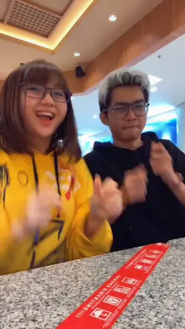 tebak sama siapa