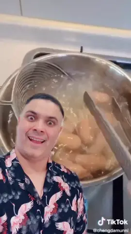 Spaghetti enredado en Salchichas 😂😂😂 #Bambang