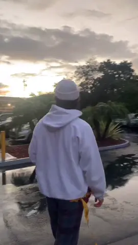 💛🤍