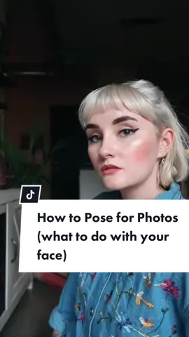 Follow for more tips! 📸 #phototips #posingtips #howtopose #posingforwomen #modelingtips #poselikeamodel
