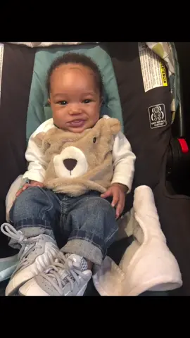 Hey! Mommy has been so tired ! Here’s Kellie being super photogenic #relatable #babiesoftiktok #photogenic