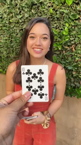 Quick, do a magic trick! 😖🎩