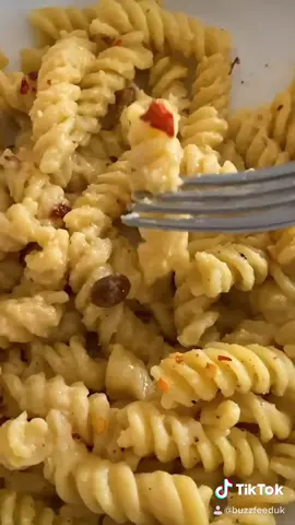 Ayesha makes 2-ingredient pasta 🍝 #fyp #veganchef #vegan #veganrecipe #BuzzFeed