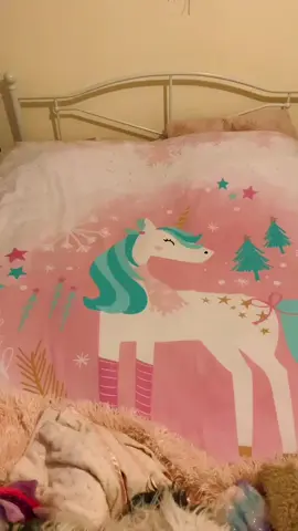 Love this! 😂😂 #fyp #clean #bedchange #clickofthefingers #foryoupage #hannah