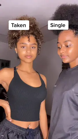 You more like Syd or Tyla? 🥺 @.tyla.s #justdancemoves #WeekendVibes
