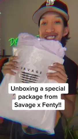 Unboxing a special package from @savagexfenty by Rihanna 💚✨ #savagefenty #TikTokFashion #rihanna #fenty #savagexfenty #unboxing #fyp #foryou