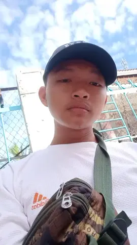 nghèo mà sấu không có tiền  như. anh làm sao để giữ em