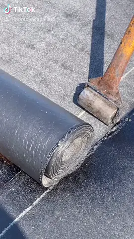 #bekind #onhold #rooferslife #rooferosperros #constructiontips #oddlysatisfying #satisfying #trabajando #aprende #builders #contrucion #dyi #coworker