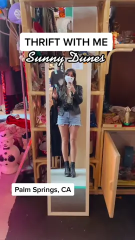 Thrift with me at Sunny Dunes Antique Mall in Palm Springs, CA! #thriftwithme #thrift #palmspringscalifornia #midcentury #boho #bohemianstyle #vintage