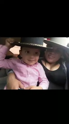 ser jinete es de familia  jaripeo en chile  toros para guapos yegua en la grupa sureña única mujer en la sexta región montando en la grupa😍