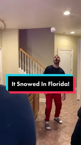 It’s a Christmas miracle 🎅🏻 #tylerblanchard #snowballfail #christmasjokes #snowballfight