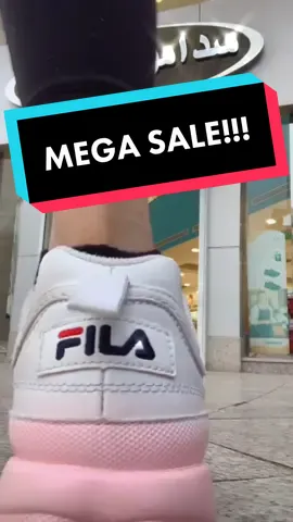 Guys! SODAS and SHOE ARENA are on 20% upto 70% SALE until Dec 26!!!  Ano pa hinihintay nyo? Pasko? Chos! 😂 Full list of store branches on my FB page!