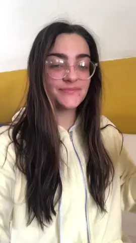 here’s ur inspiration to get out of bed, brush ya hair and do whatever u need to do to feel pretty 🤍 ily
