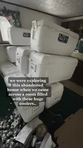 follow my Instagram obsoleteurbex #UpTheBeat #ThinkingAbout #HouseTour #exploring #abandoned #fyp #urbex #caughtonvideo #Dexter #imscared