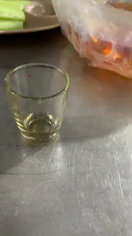 E chia tay, a vẫn mạnh mẽ.E có người thương khác, a vẫn mạnh mẽ. E nắm tay trước mặt a, a vẫn mạnh mẽ. Nhưng có một ngày a đeo khẩu trang a lại khóc🥺